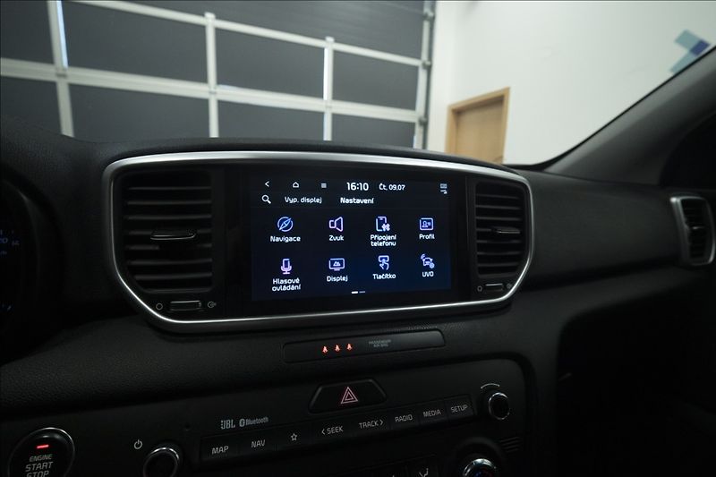 Kia Sportage 1,6 CRDi NAVI KAMERA VÝHŘEV ČR - fotka 38 z 49