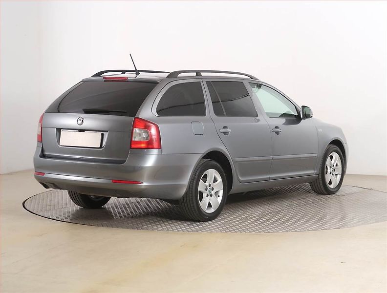 Škoda Octavia (2012) 1.6 TDI, Serv.kniha, Navi - fotka 5 z 18