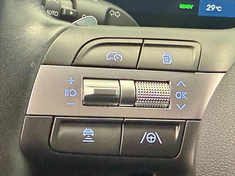 Hyundai Kona EV 65,4kWh CZECH EDITION - fotka 11 z 16