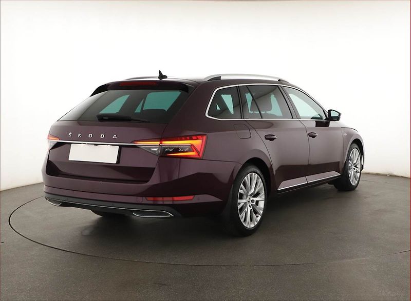 Škoda Superb (2022) Laurin&Klement 1.5 TSI - fotka 5 z 20