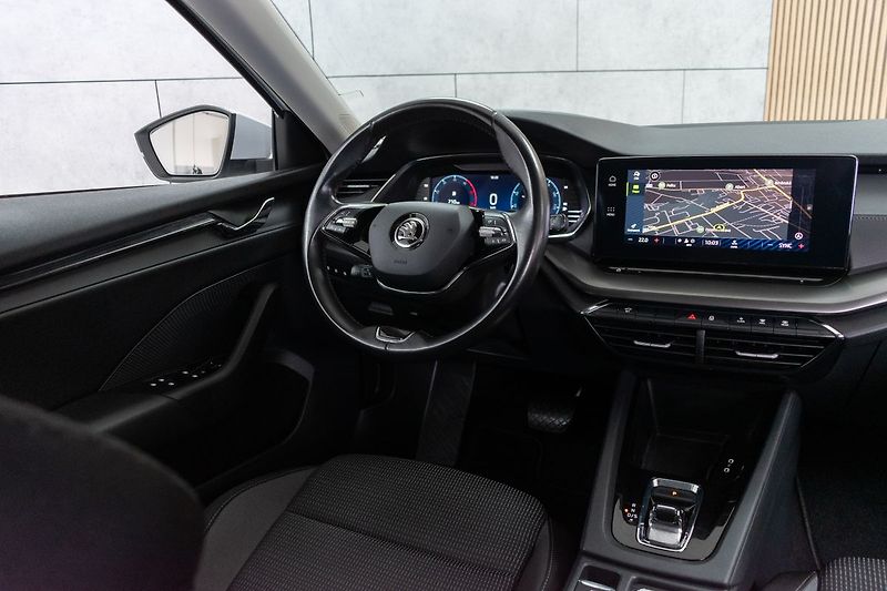 Škoda Octavia 2.0 TDI DSG*ACC*MIRROR-LINK* - fotka 8 z 35