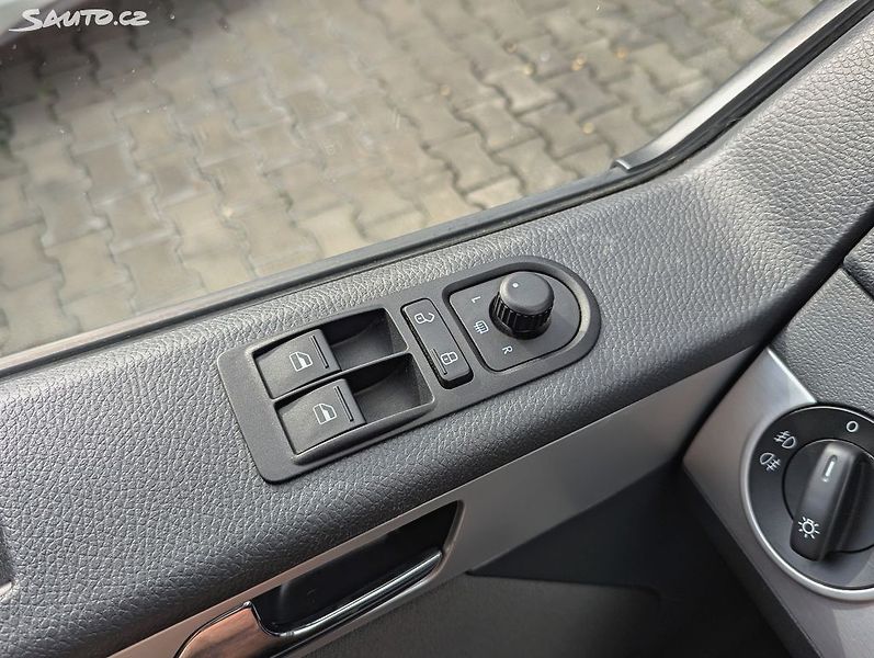 Volkswagen Multivan 2.0 TDi 103kW TEMPOMAT WEBASTO - fotka 16 z 22