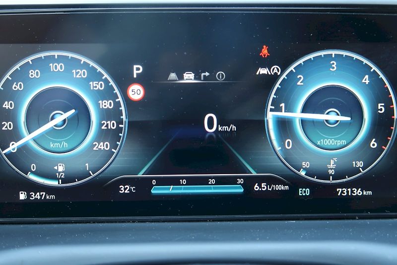 Hyundai Tucson (2022) 1,6 CRDi 100 kW 4x4 AUTOMAT - fotka 6 z 27