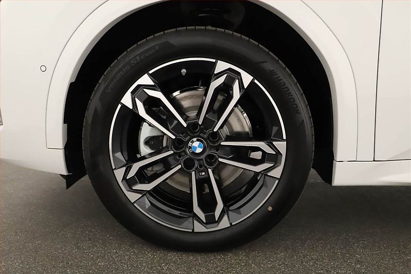 BMW X2 (2025) sDrive20i - fotka 23 z 25