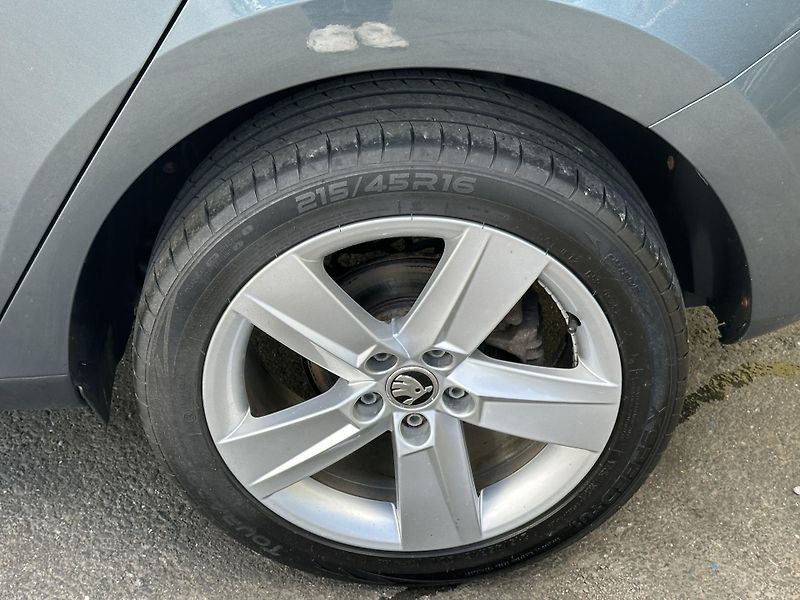 Škoda Fabia (2018) 1.0TSI/70kW * 1.Maj. * KLIMA  - fotka 30 z 32