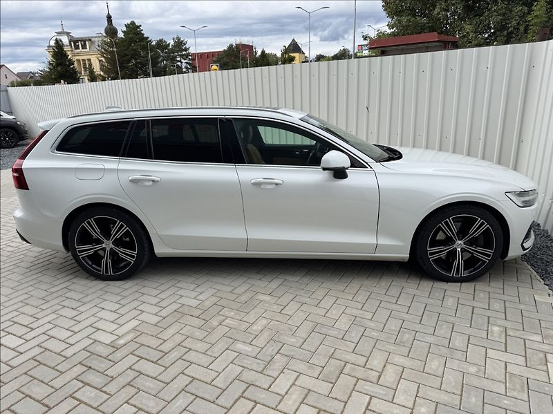 Volvo V60 2,0 T6 AWD Inscription DPH ČR - fotka 14 z 50