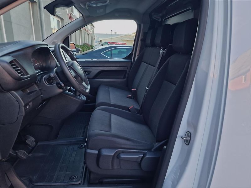 Opel Vivaro 1.5CDTI 88kW, původ ČR,1.Maj. - fotka 20 z 46