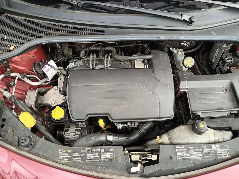 Renault Clio 1.2 i Grandtour Authentique - fotka 16 z 23
