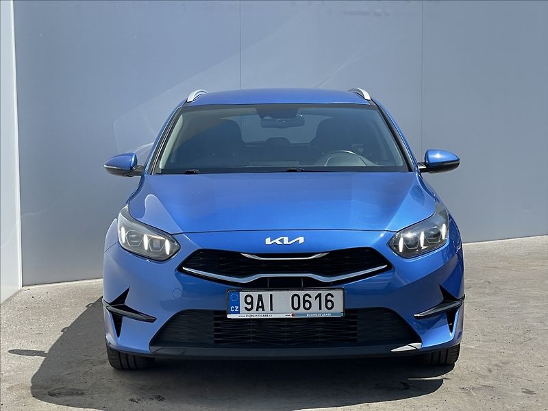 Kia Ceed 1,5 T-GDI Combi Top PDC  SW - fotka 21 z 22