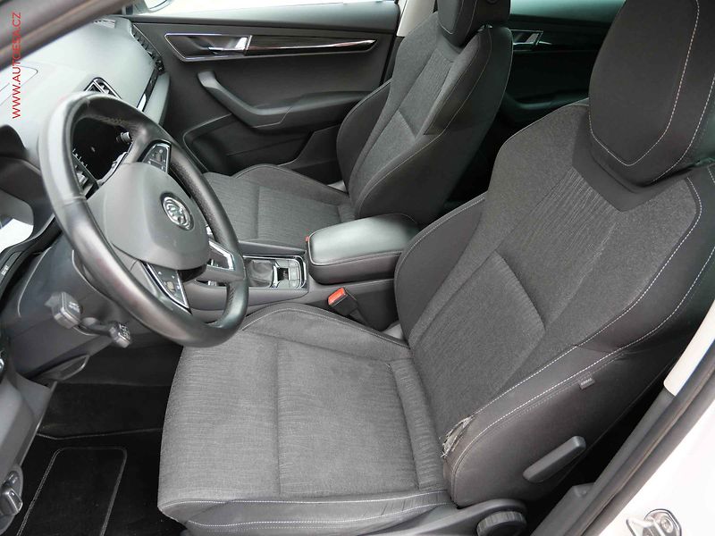 Škoda Karoq (2020) 2.0 TDi, ČR, Style, LED, navi - fotka 9 z 26