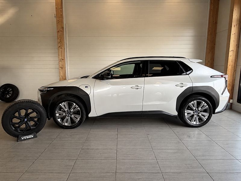 Subaru Solterra (2023) Executive AWD 72kWh | Záruka - fotka 2 z 14