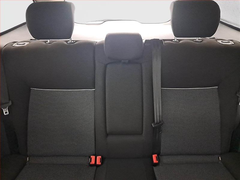Ford Mondeo (2012) 2.0 TDCi, Vyhř. sedaček - fotka 10 z 18