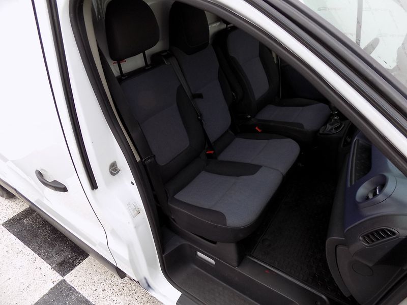 Opel Vivaro (2017) 1.6DCI/L2H1/klimatizace/ - fotka 14 z 28