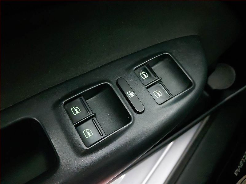 Škoda Octavia (2011) 1.6 TDI, po STK - fotka 16 z 17