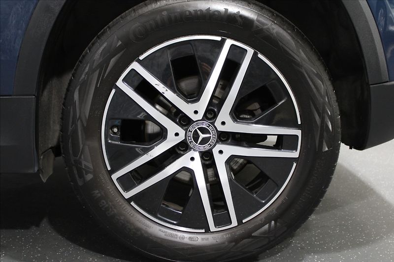 Mercedes-Benz GLA 1,3 200 1.majitel CZ zánovní - fotka 32 z 33