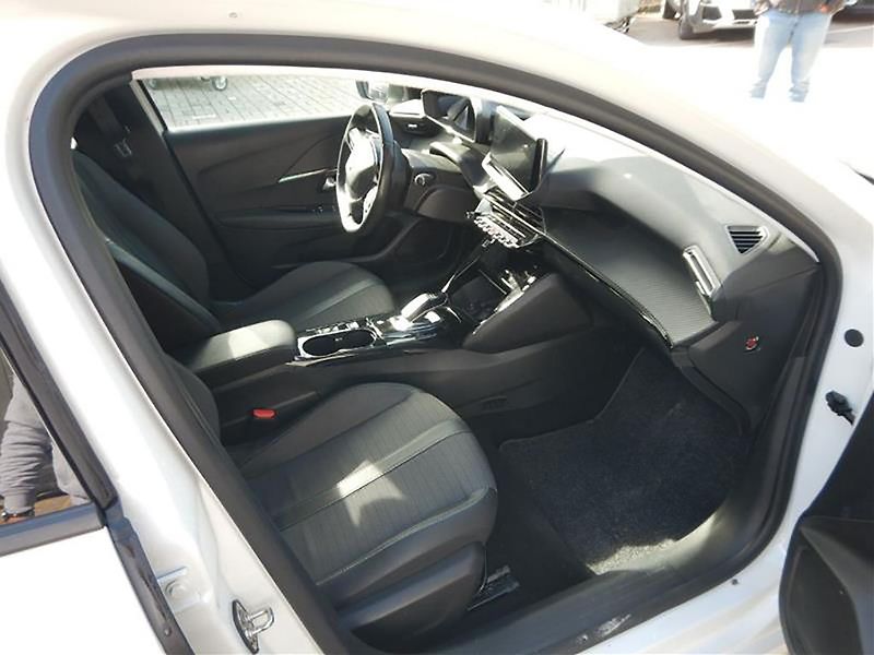 Peugeot 208 (2021) Allure Pack - fotka 6 z 8