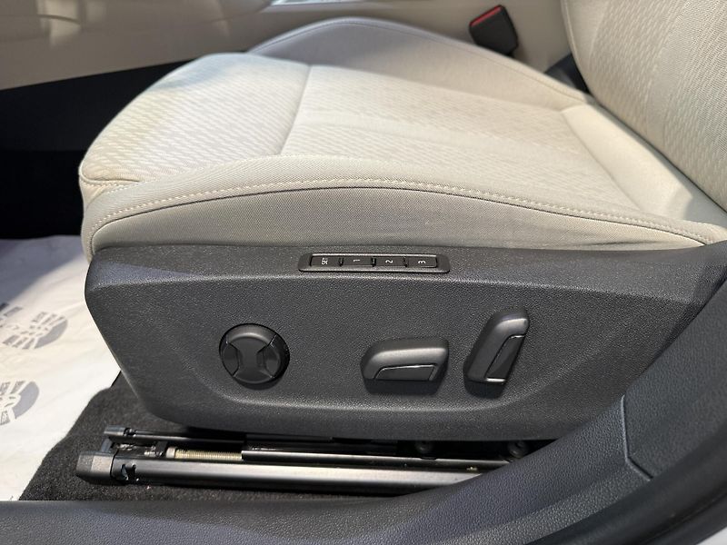 Škoda Octavia 2.0 TDI 110kW DSG Style Combi - fotka 16 z 21