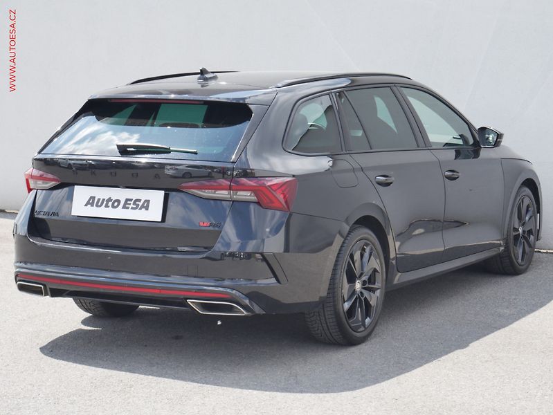 Škoda Octavia (2021) 2.0TDi 4x4, ČR, RS, DSG, LED - fotka 4 z 25