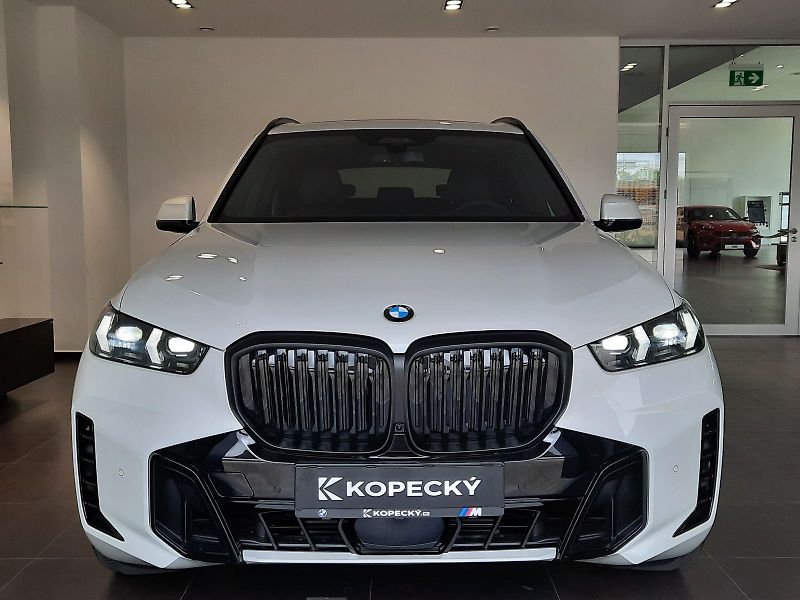 BMW X5 (2026) xDrive 30d M Sport - fotka 2 z 13