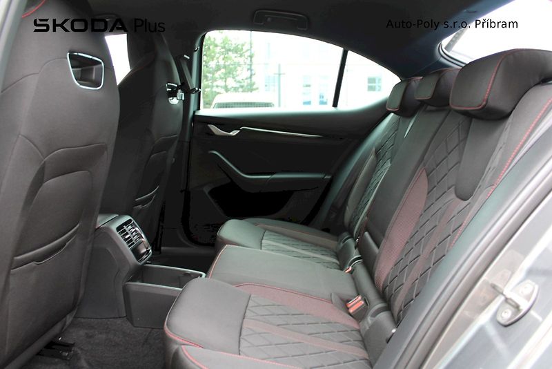 Škoda Octavia (2025) RS 2.0TSI / 195kW 7°DSG - fotka 20 z 23