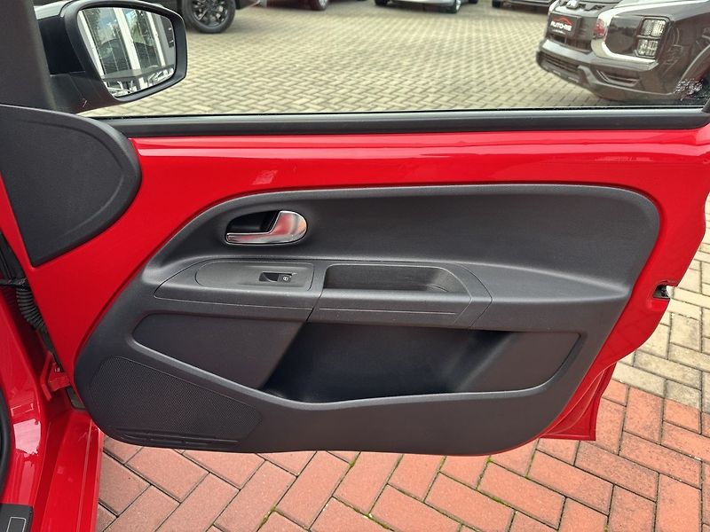 Škoda Citigo (2017) 1.0MPi Monte Carlo Bluetooth - fotka 20 z 48