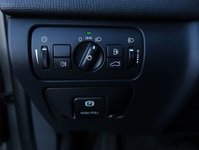 Volvo XC60 (2011) D3, Automat, Serv.kniha - fotka 17 z 22