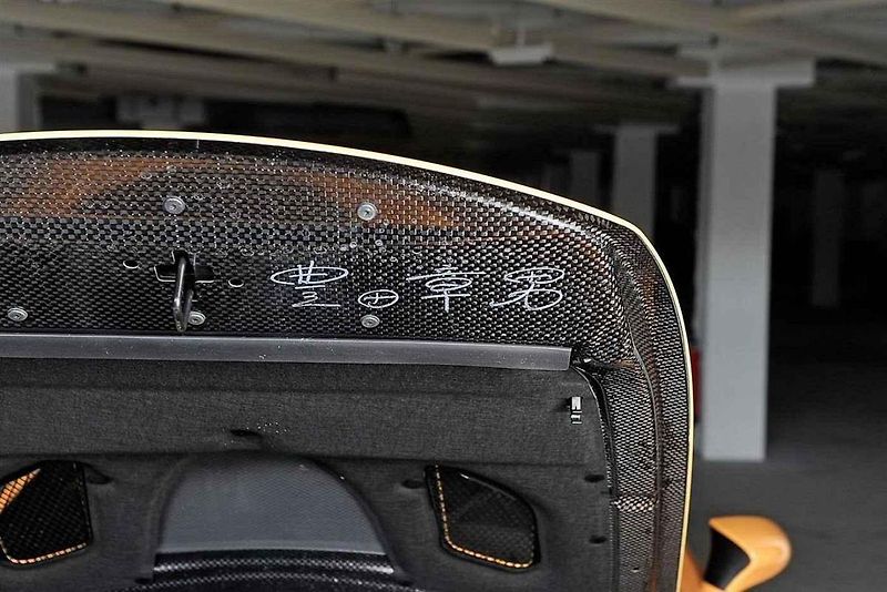 Jeden z 50 vyrobených kusů Lexusu LFA Nürburgring Edition je na prodej