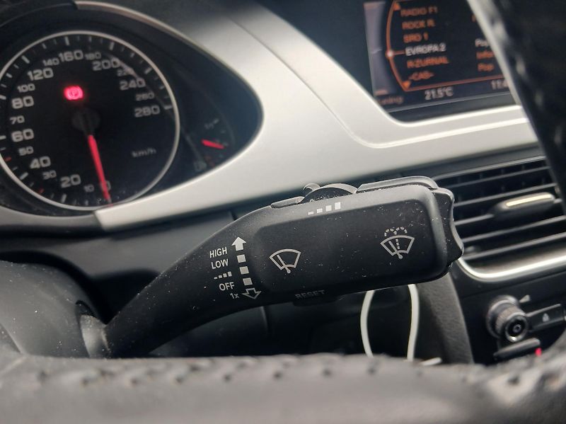 Audi A4 1.8 TFSi S-line - fotka 19 z 31