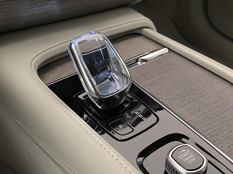 Volvo XC90 B5 AWD INSCRIPTION REZERVACE - fotka 27 z 54