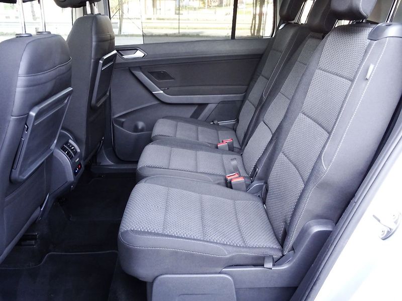 Volkswagen Touran 2.0TDI DSG 7míst Webasto TZ - fotka 27 z 40