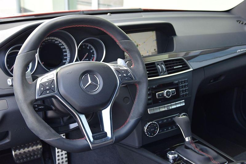 Mercedes-Benz Třídy C 63AMG BLACK-SERIES*6tKM!RARITA - fotka 15 z 43