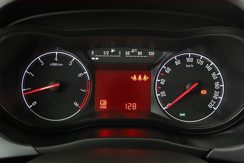 Opel Corsa (2016) 1.4, Tempomat - fotka 8 z 13