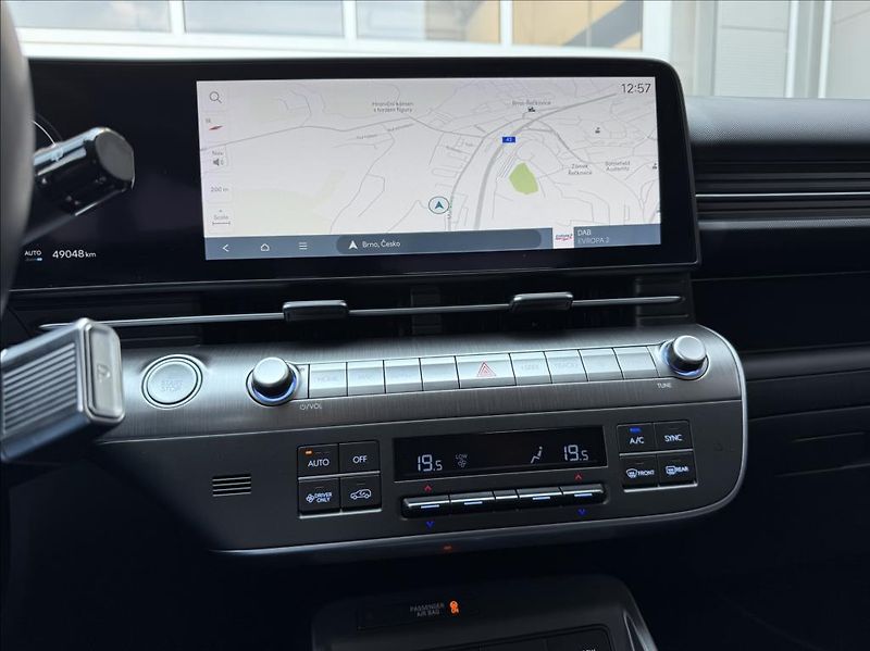 Hyundai Kona Power 65kWh  Style Premium - fotka 19 z 29
