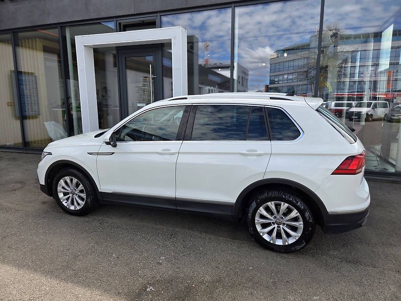 Volkswagen Tiguan (2021) 2.0 TDI DSG - fotka 2 z 46