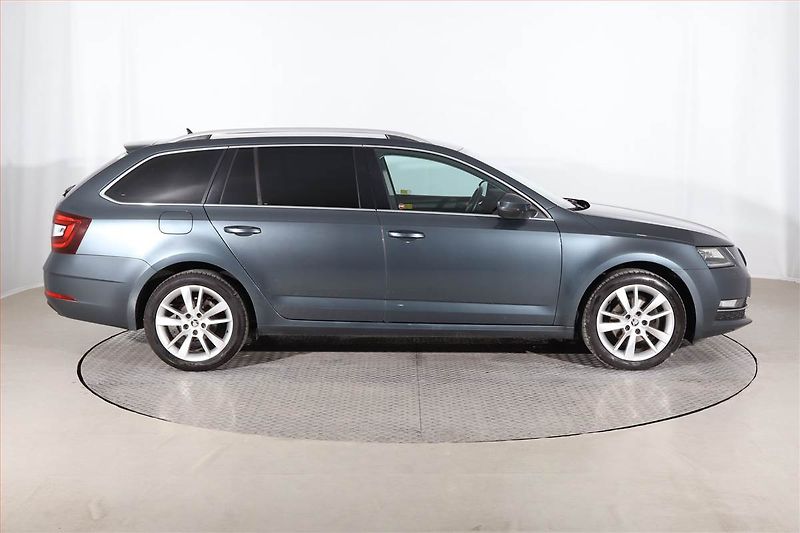 Škoda Octavia (2020) 1.5 TSI G-TEC, Automat - fotka 6 z 26