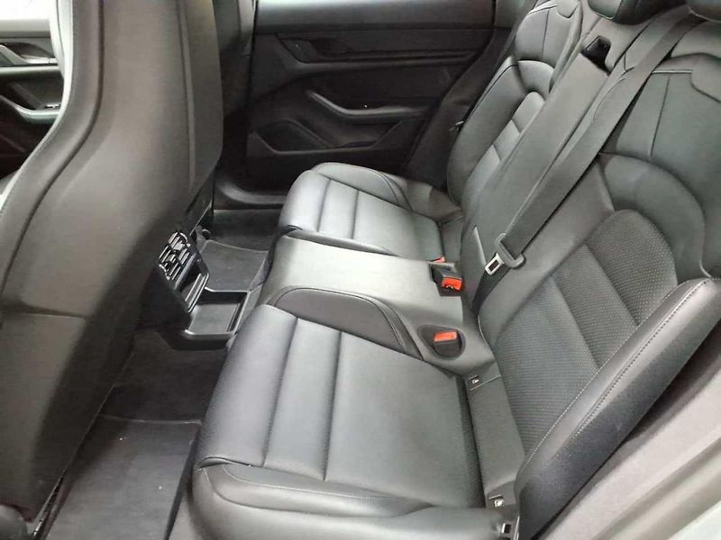 Porsche Taycan Cross Turisno 4 93kWH - fotka 11 z 14