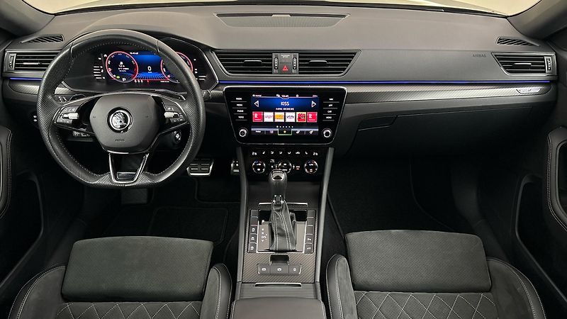 Škoda Superb 2.0 TSI DSG Sportline Combi - fotka 8 z 33