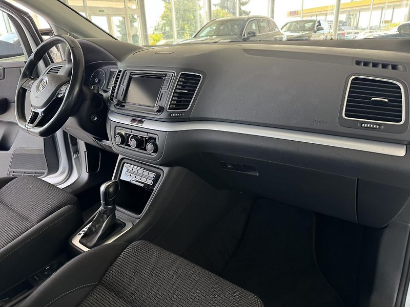 Volkswagen Sharan 2,0TDI 110kW*DSG*Tažné*DPH - fotka 13 z 40
