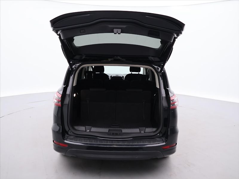 Ford S-MAX 2,0 TDCi Aut. Titanium 7-Míst - fotka 9 z 39