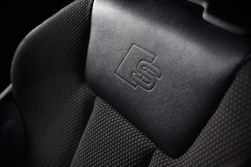 Audi A4 2.0 TFSI ultra 140 kW S line - fotka 24 z 49