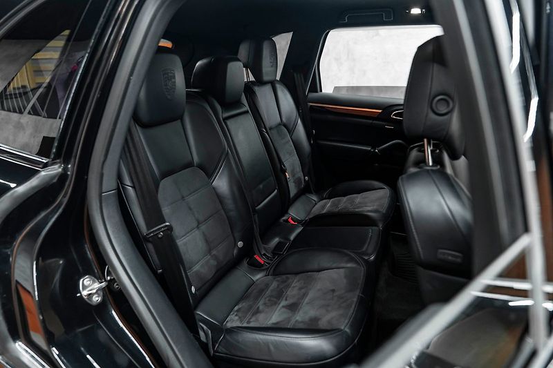 Porsche Cayenne Diesel Platinum - fotka 15 z 20