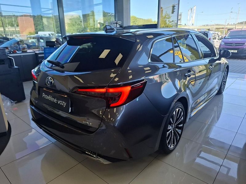 Toyota Corolla 2.0HEV 112KW Style 2024 - fotka 3 z 13