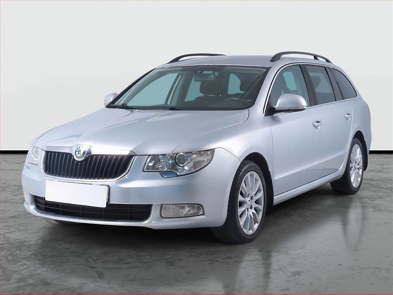 Škoda Superb (2013) 2.0 TDI, Navi, Xenony - fotka 2 z 14