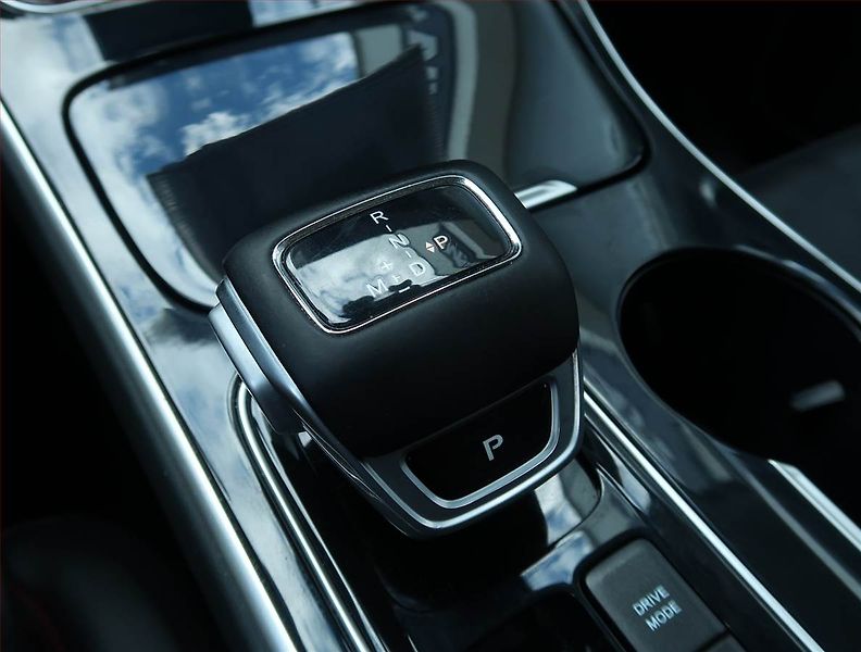 Dongfeng T5 EVO (2024) Luxury 1.5 Turbo - fotka 13 z 27