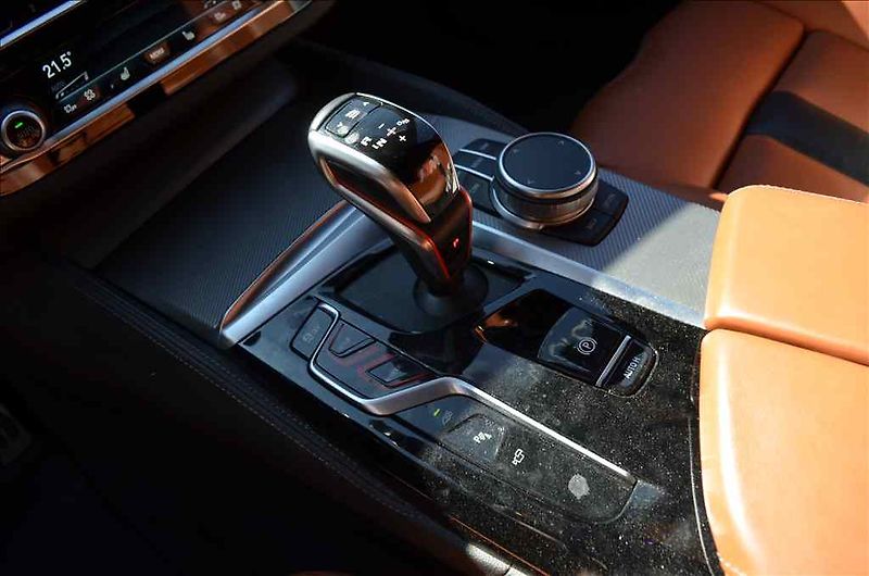 BMW M5 (2021) 4,4 AT - fotka 12 z 19