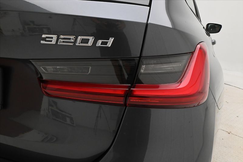 BMW Řada 3 2,0 320d 140 kW STEPTRONIC Zár - fotka 30 z 31