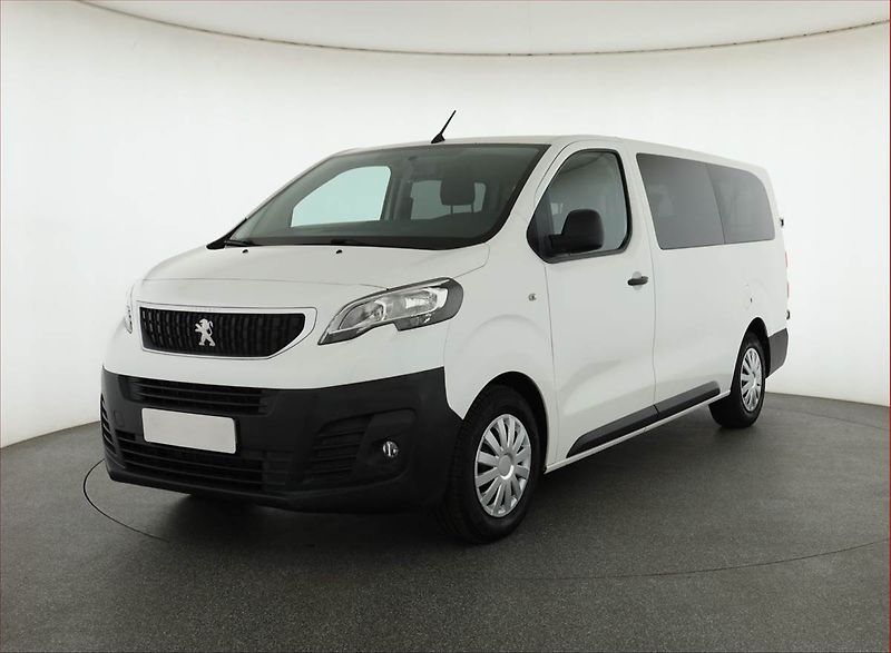 Peugeot Expert (2018) 2.0 BlueHDi, Bus, 8Míst, ČR - fotka 2 z 17