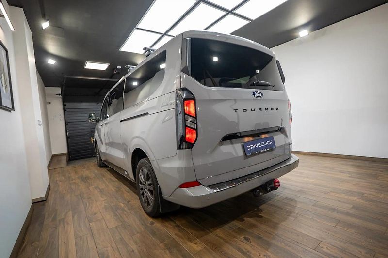 Ford Tourneo Custom 2.0 EcoBlue 125 kW 4x4 - fotka 13 z 48