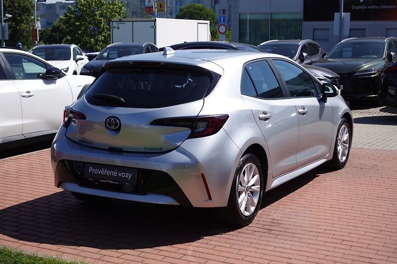Toyota Corolla 1,8HSD Cofort Tech - fotka 4 z 32