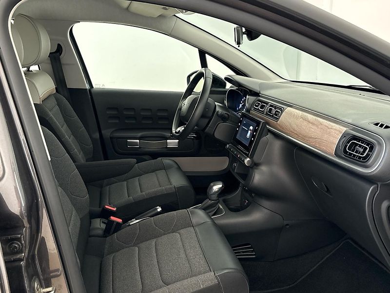 Citroën C3 (2022) Shine 1.2 PureTech 110K EAT6 - fotka 13 z 37